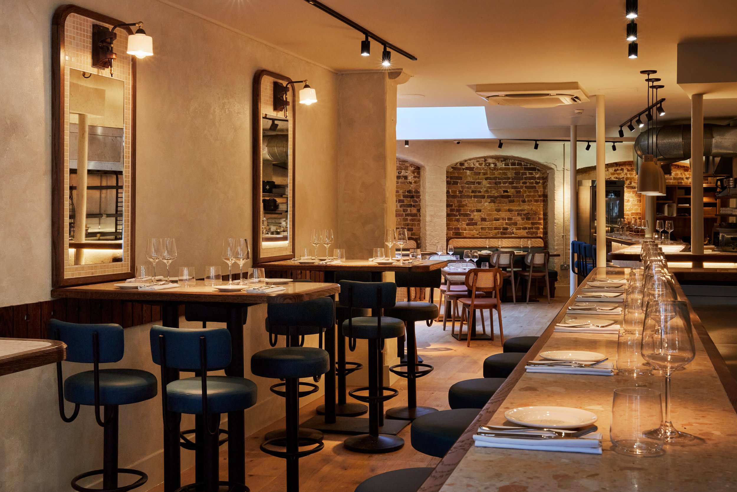 The bar and counter seating at Applebee's, Borough Market